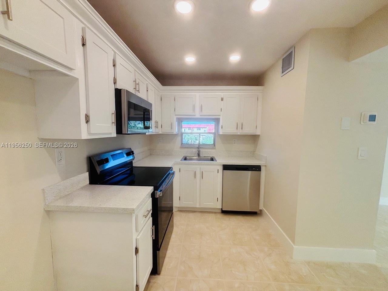 HOLLYBROOK GOLF - Residential