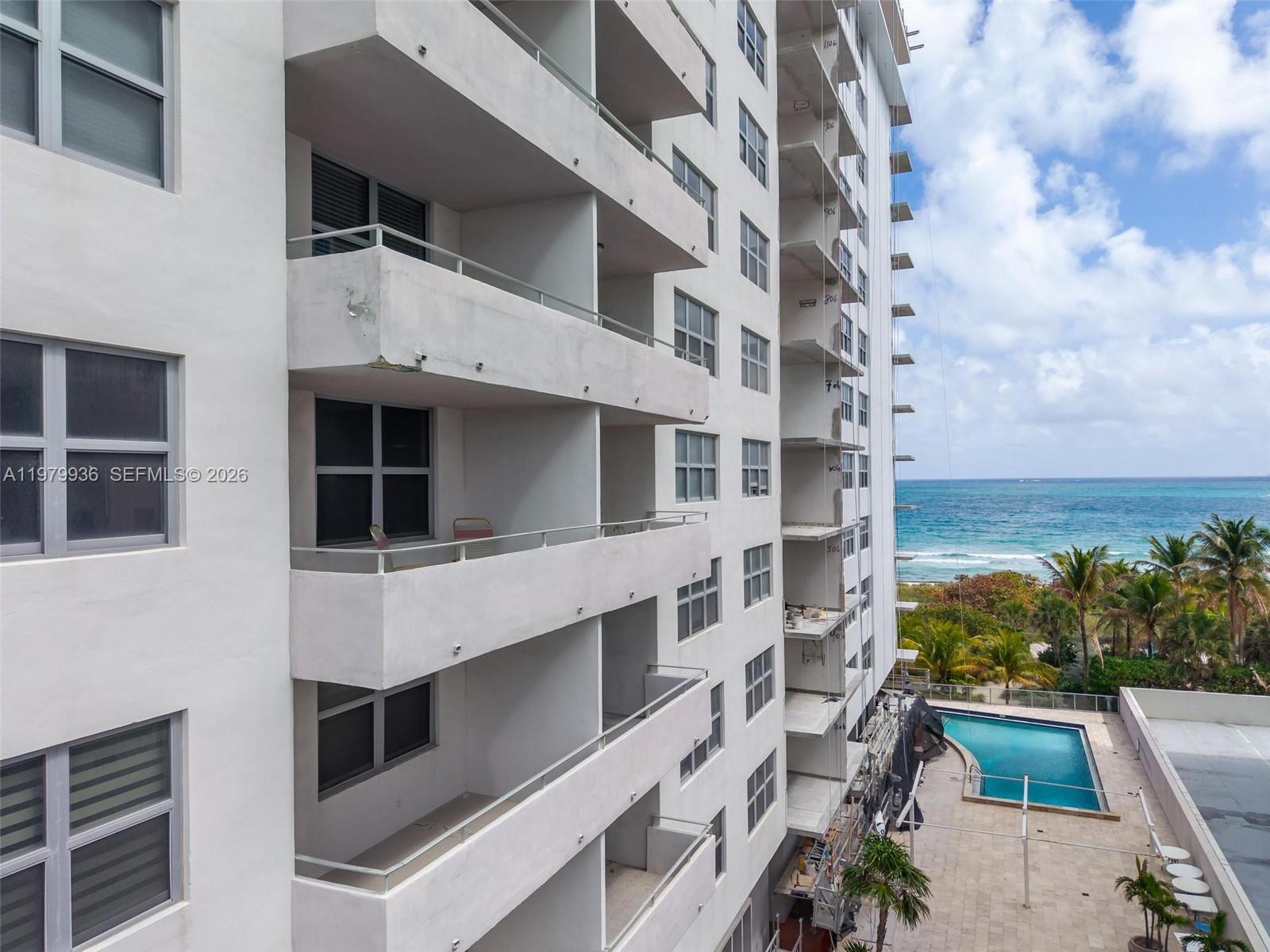 FOUR WINDS CONDO - Residential