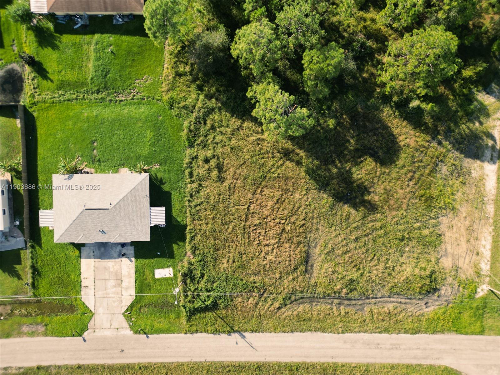 LEHIGH ACRES - Land