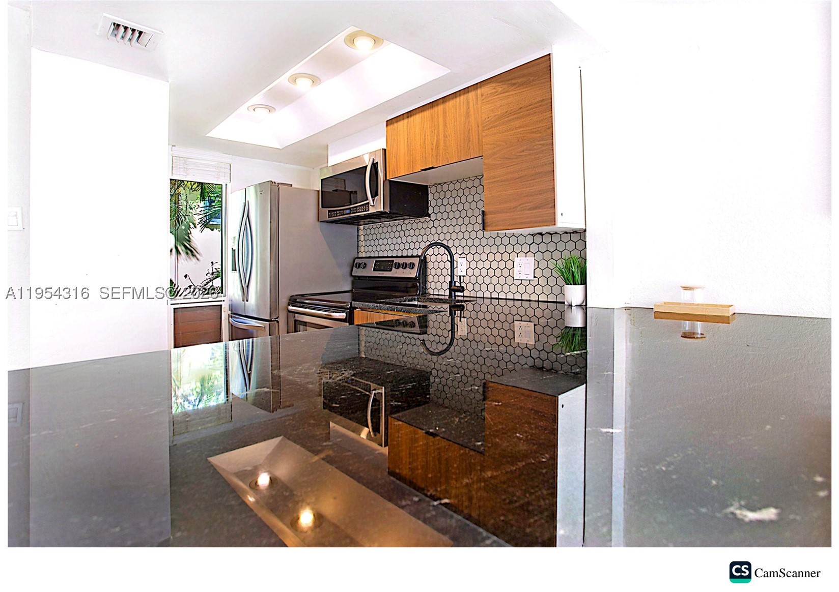 QUARTERDECK CONDO - Residential