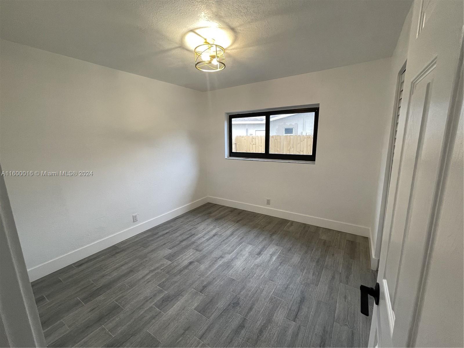 NORTH LAUDERDALE VILLAGE - Residential