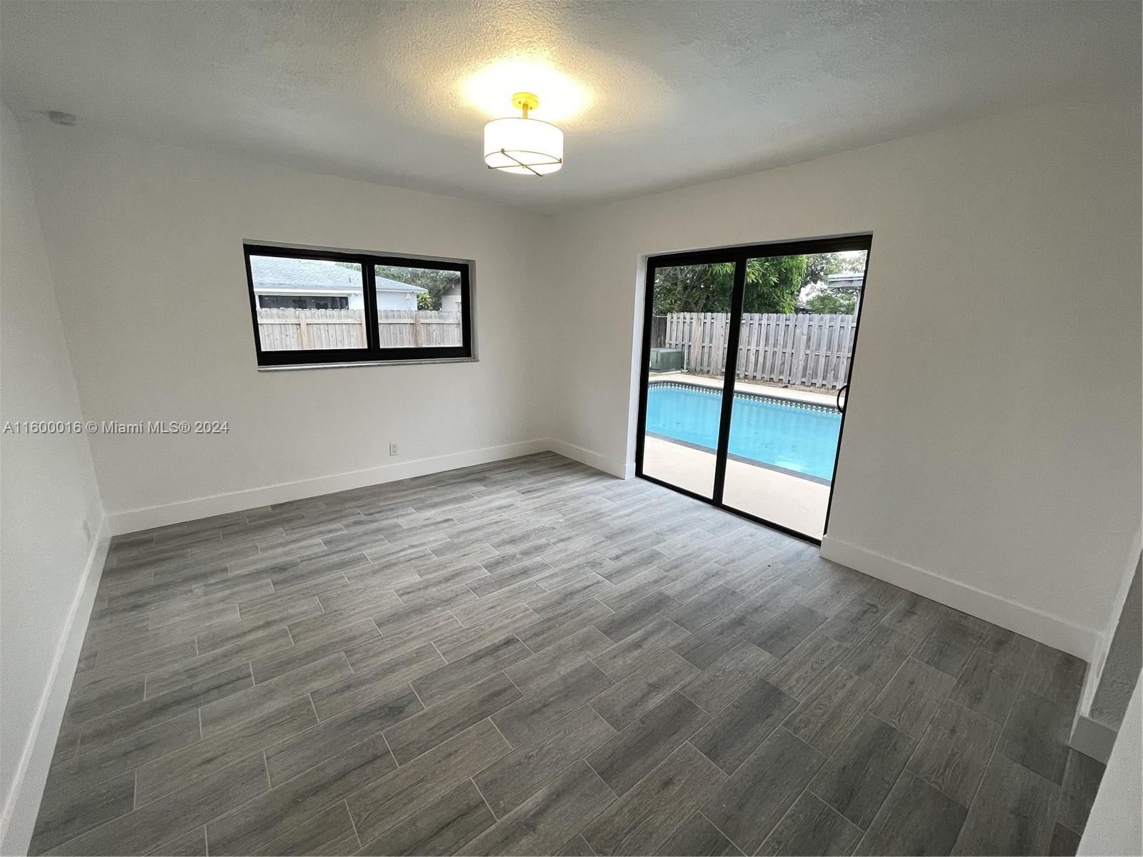 NORTH LAUDERDALE VILLAGE - Residential
