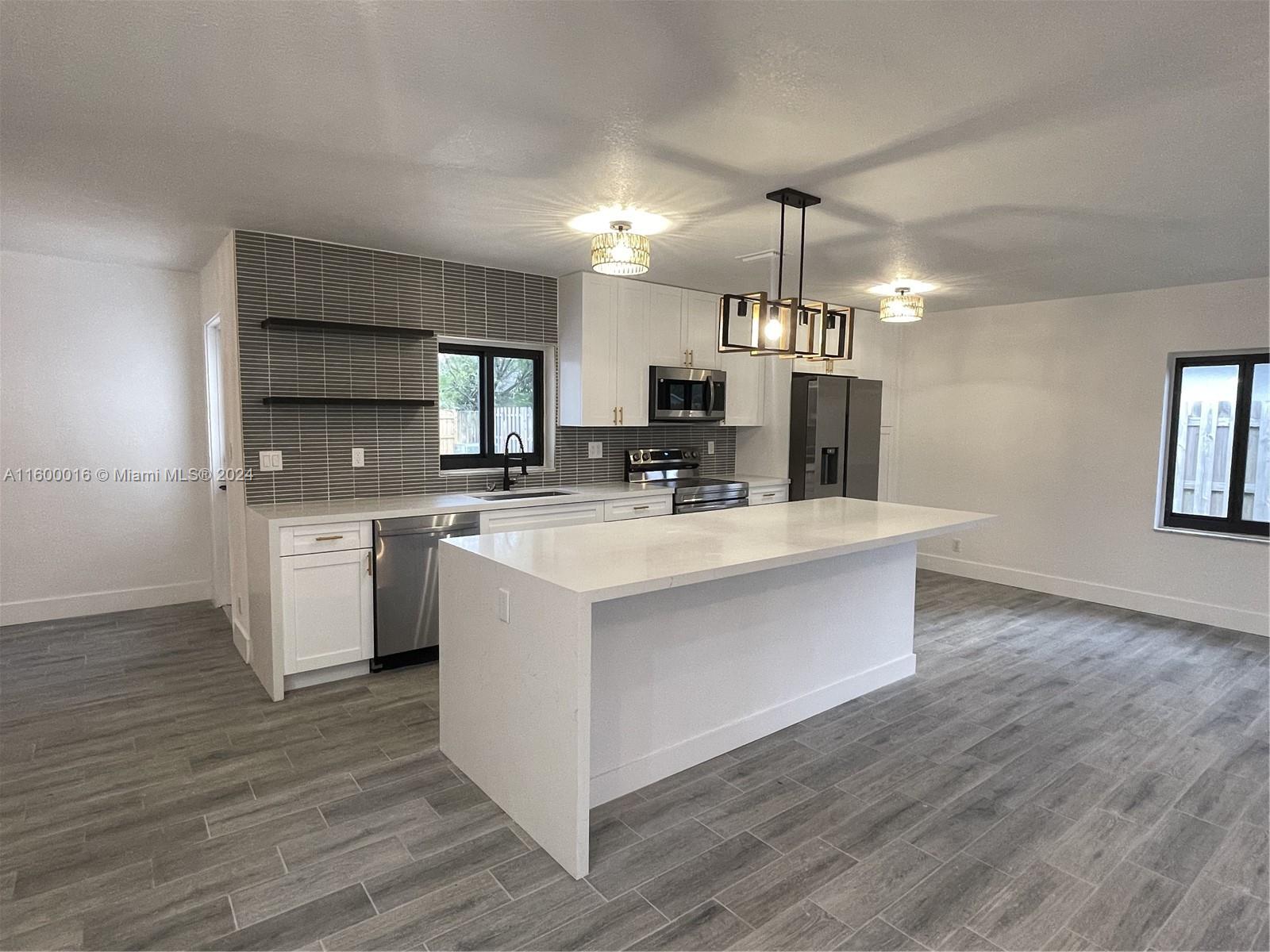 NORTH LAUDERDALE VILLAGE - Residential