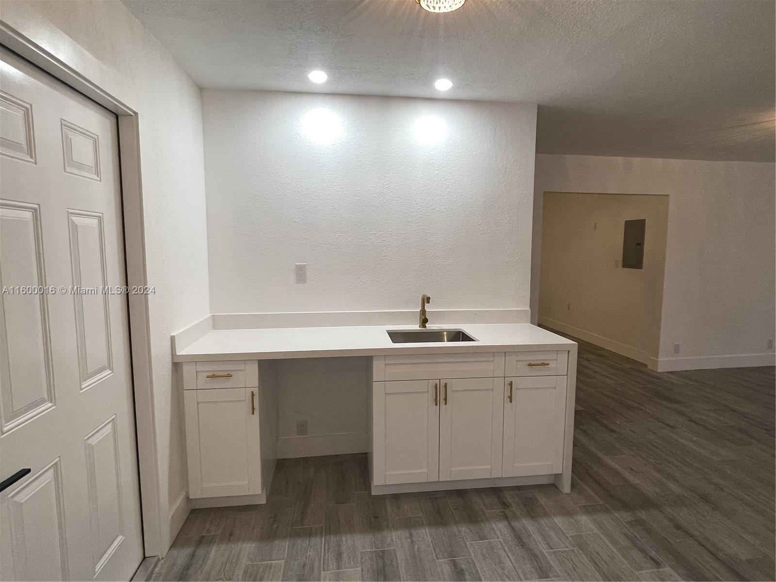 NORTH LAUDERDALE VILLAGE - Residential