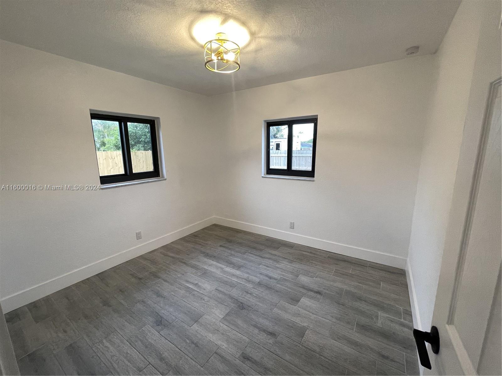 NORTH LAUDERDALE VILLAGE - Residential