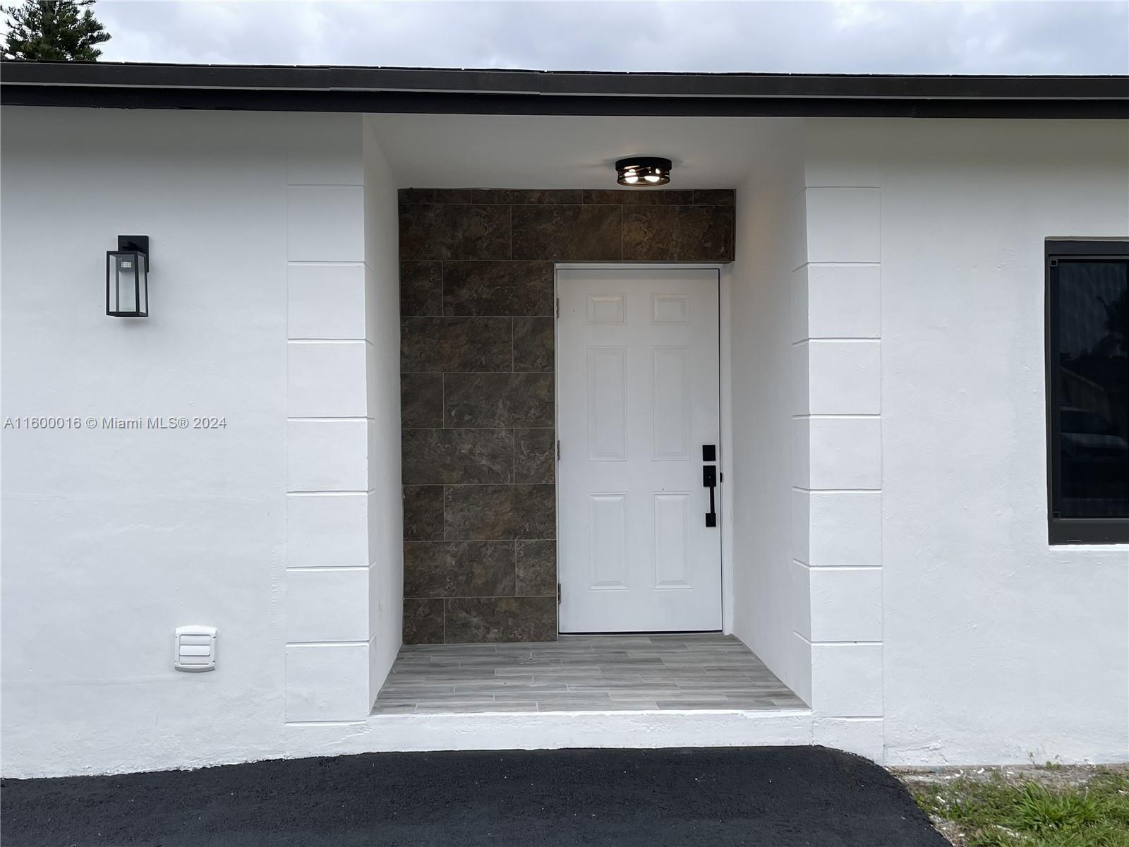 NORTH LAUDERDALE VILLAGE - Residential