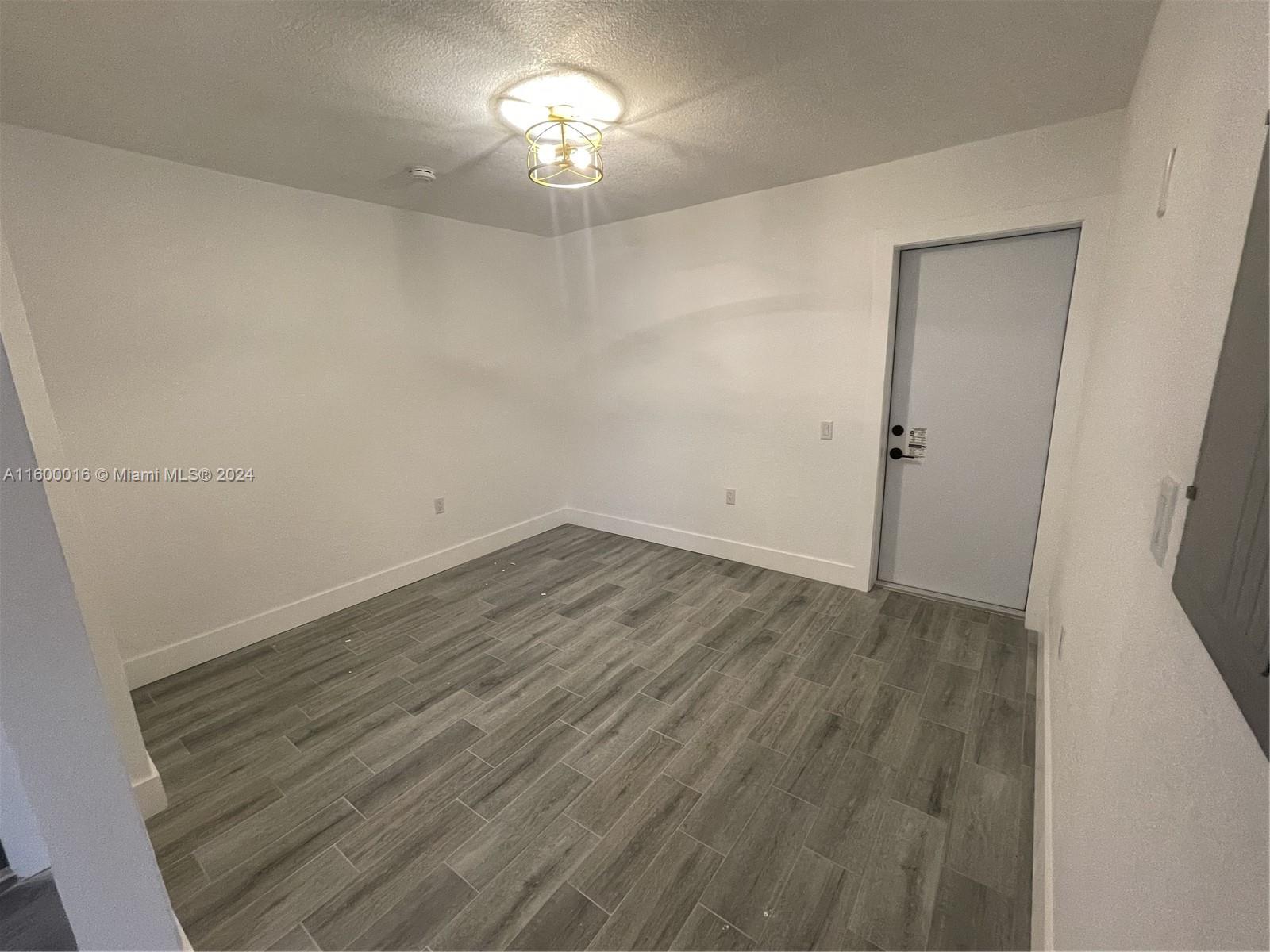 NORTH LAUDERDALE VILLAGE - Residential