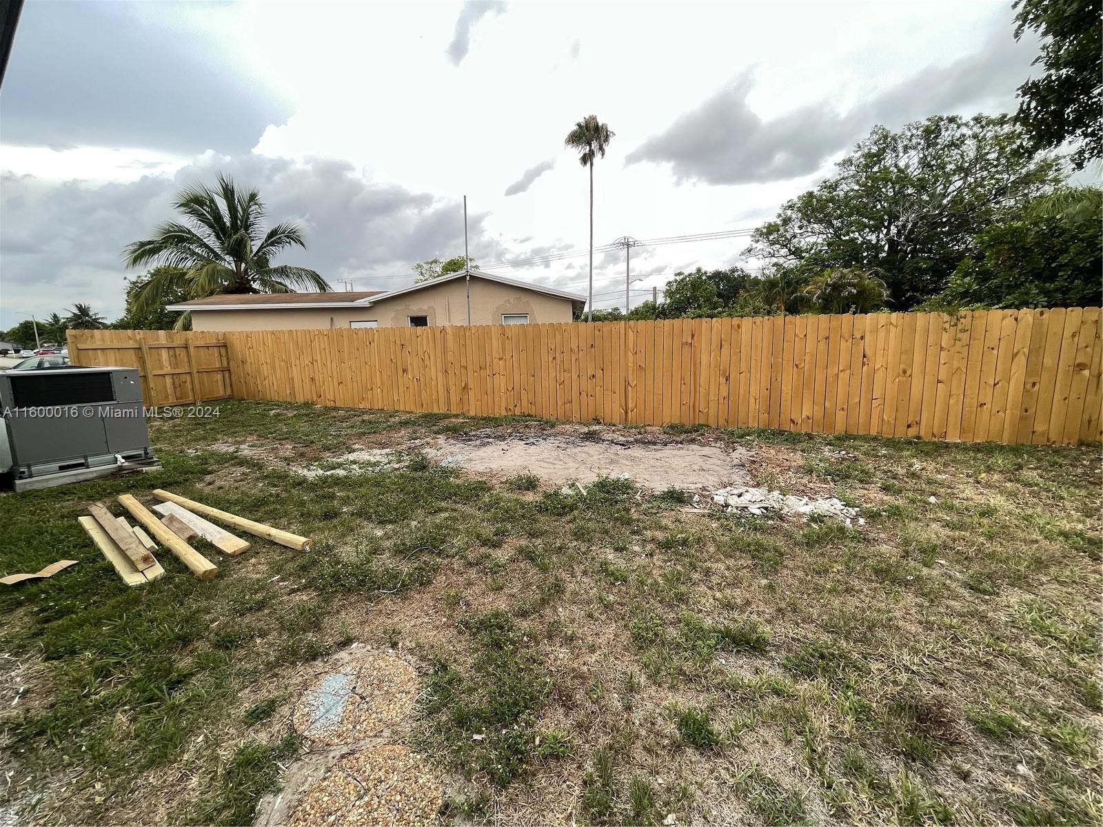 NORTH LAUDERDALE VILLAGE - Residential