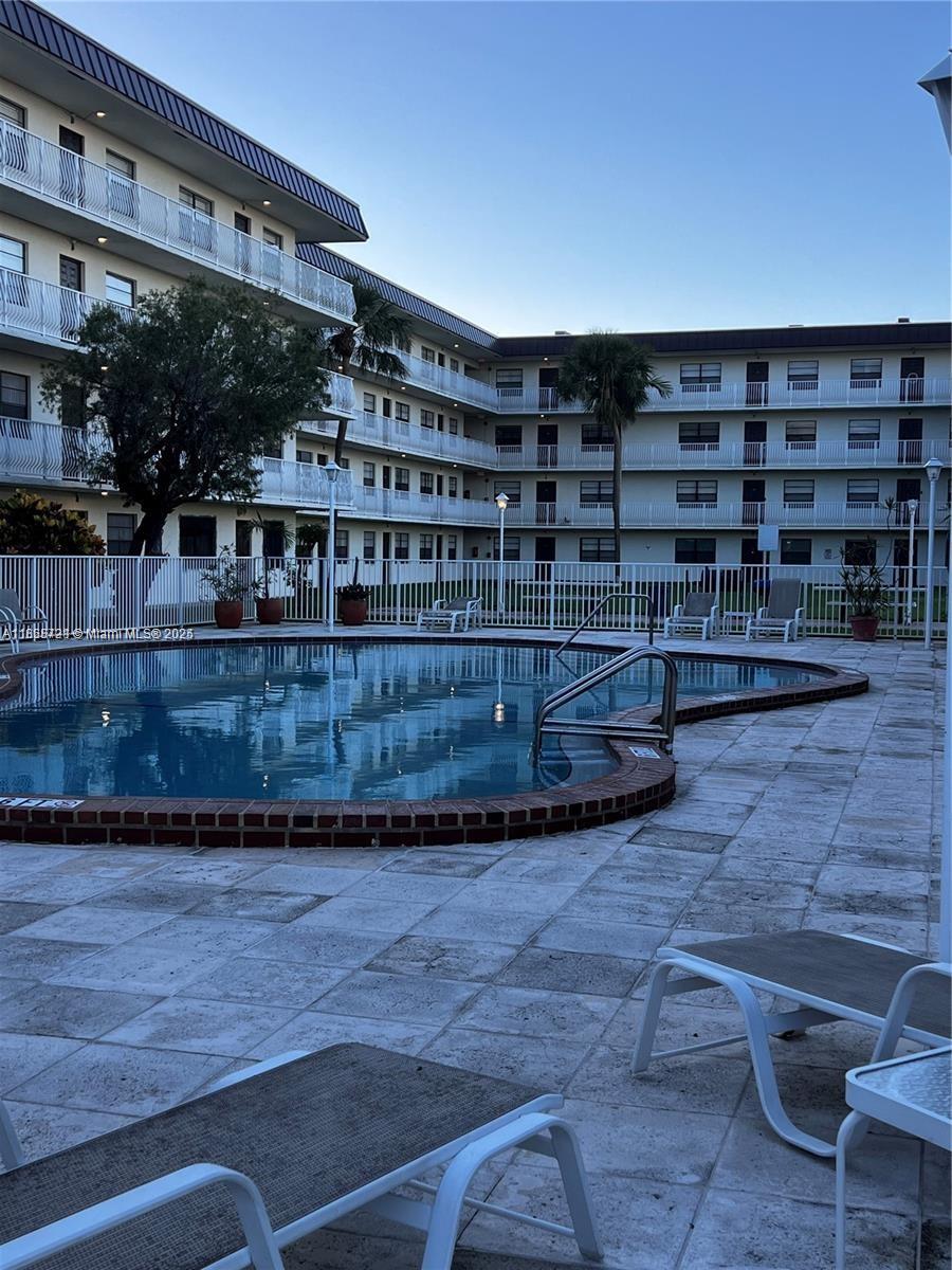 PALM VILLAGE CLUB CONDO - Residential Lease