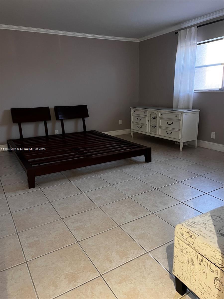 PALM VILLAGE CLUB CONDO - Residential Lease