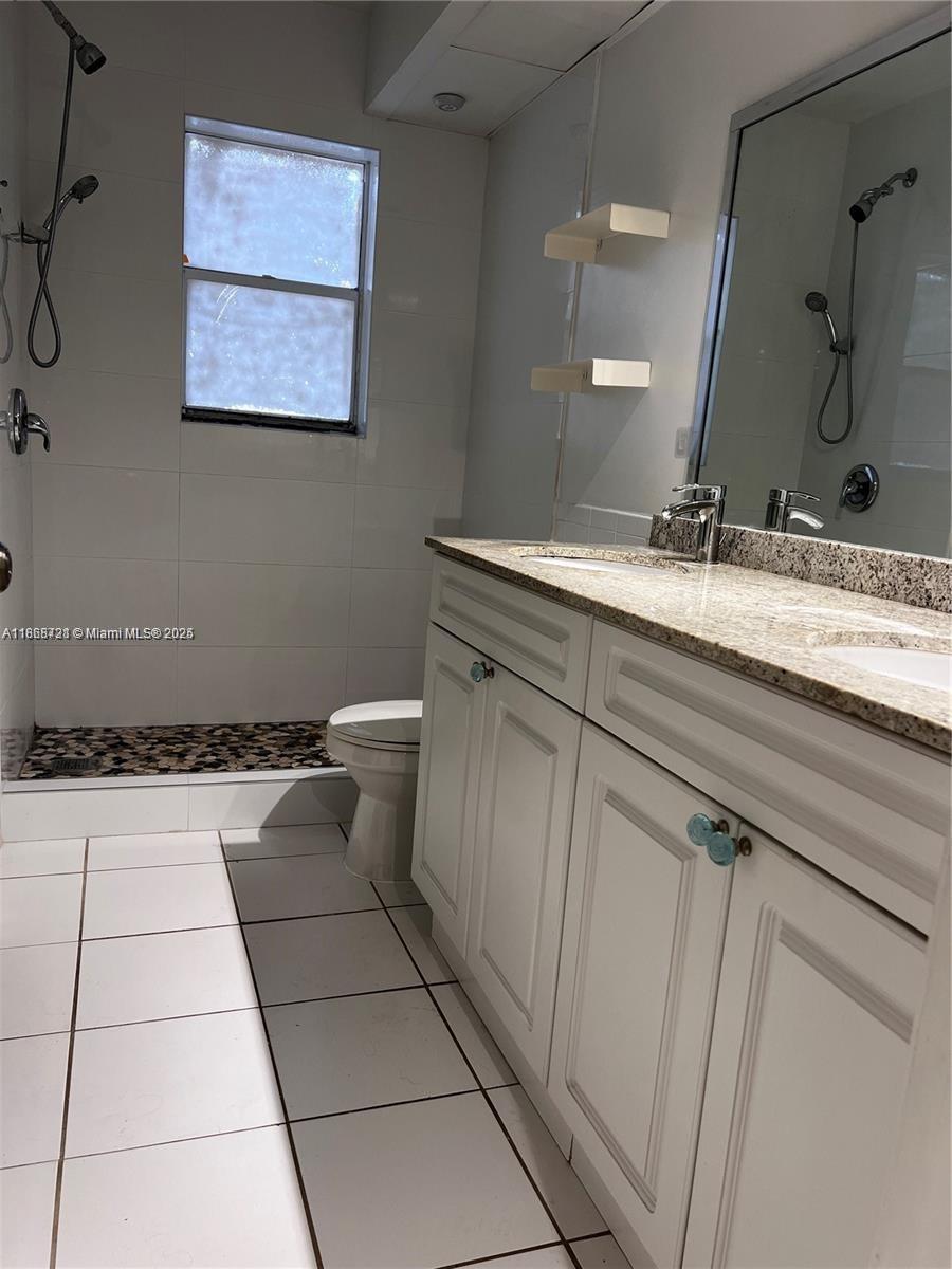 PALM VILLAGE CLUB CONDO - Residential Lease