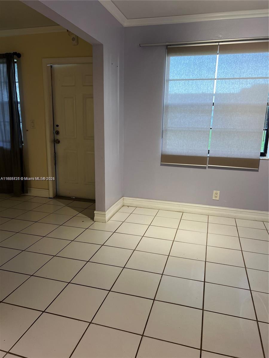 PALM VILLAGE CLUB CONDO - Residential Lease