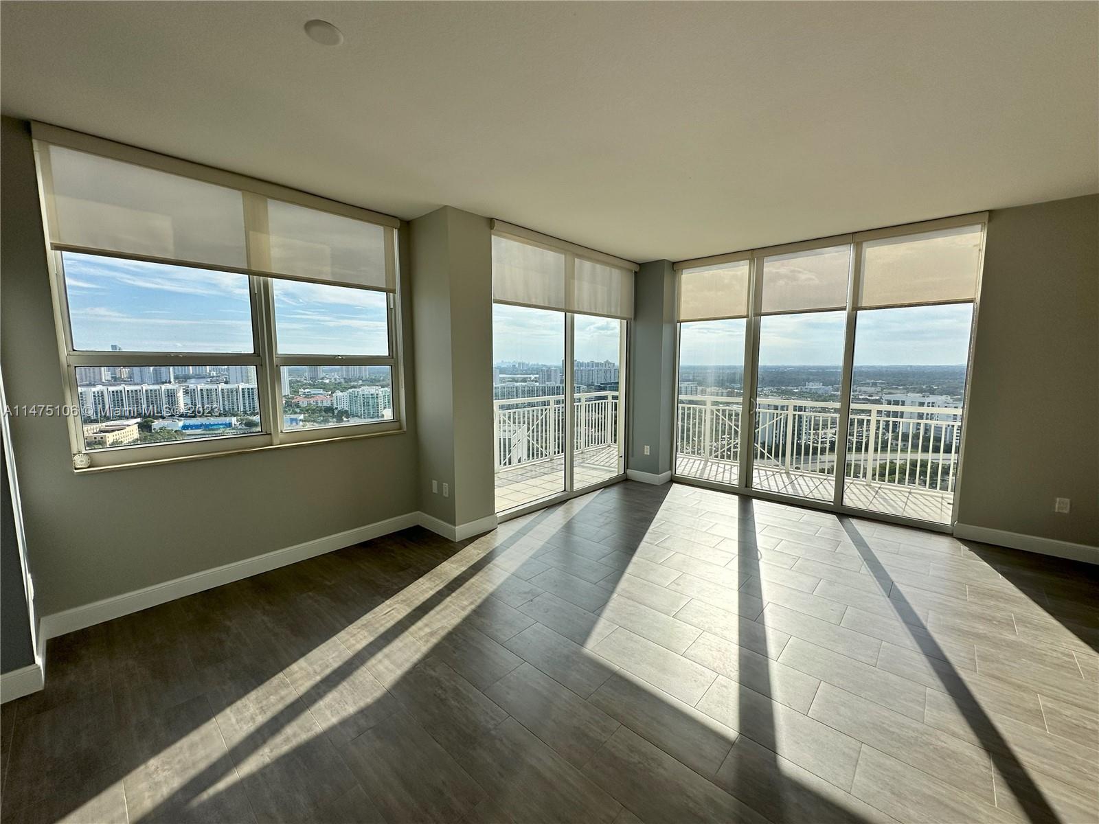 TURNBERRY ON THE GREEN CO - Residential Lease