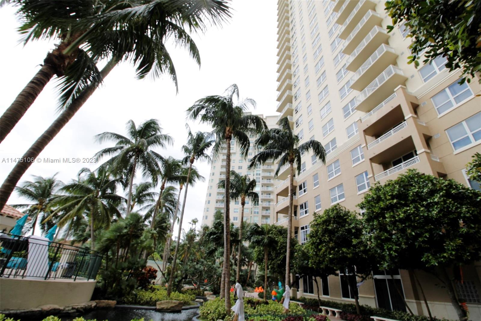 TURNBERRY ON THE GREEN CO - Residential Lease