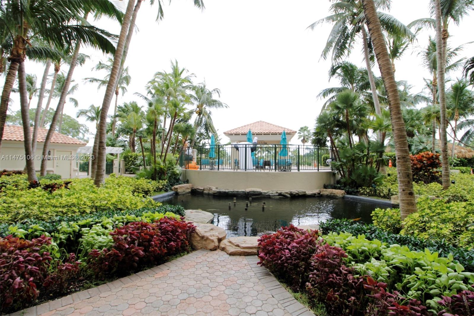 TURNBERRY ON THE GREEN CO - Residential Lease