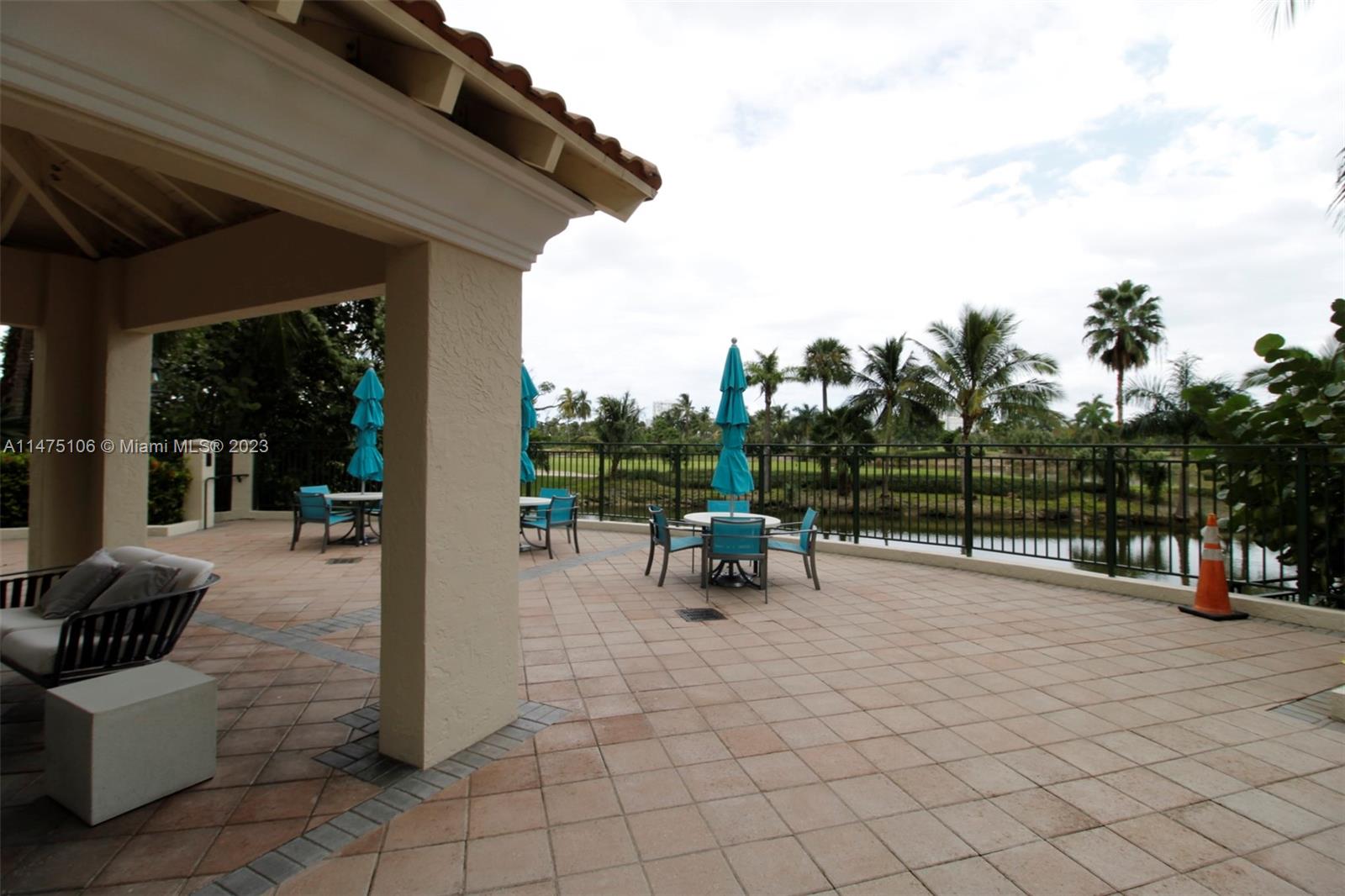 TURNBERRY ON THE GREEN CO - Residential Lease