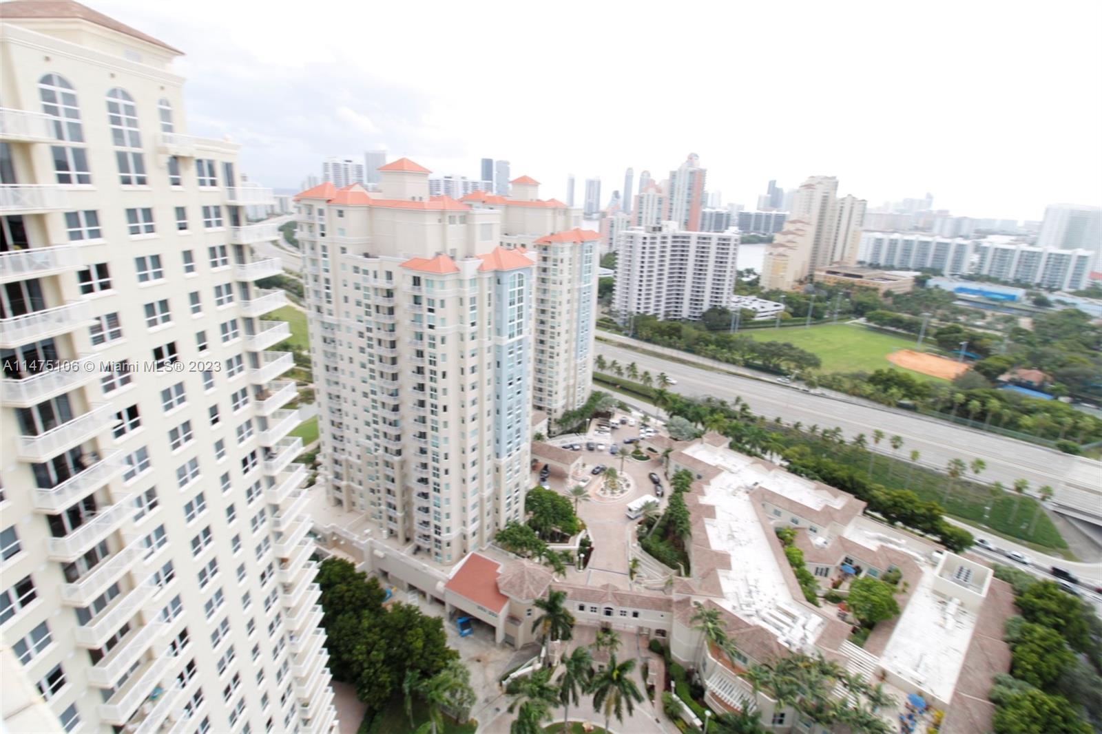 TURNBERRY ON THE GREEN CO - Residential Lease
