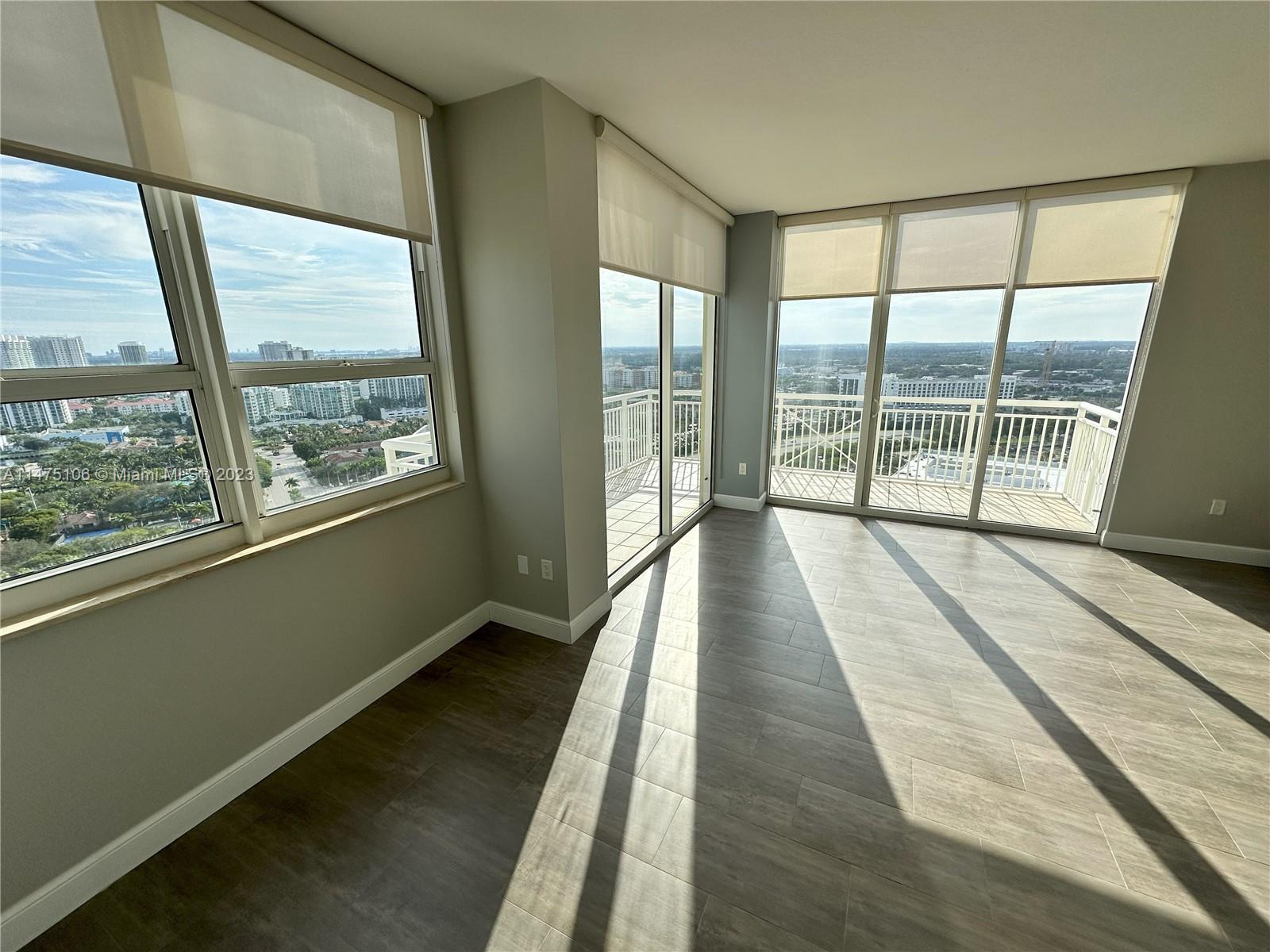 TURNBERRY ON THE GREEN CO - Residential Lease