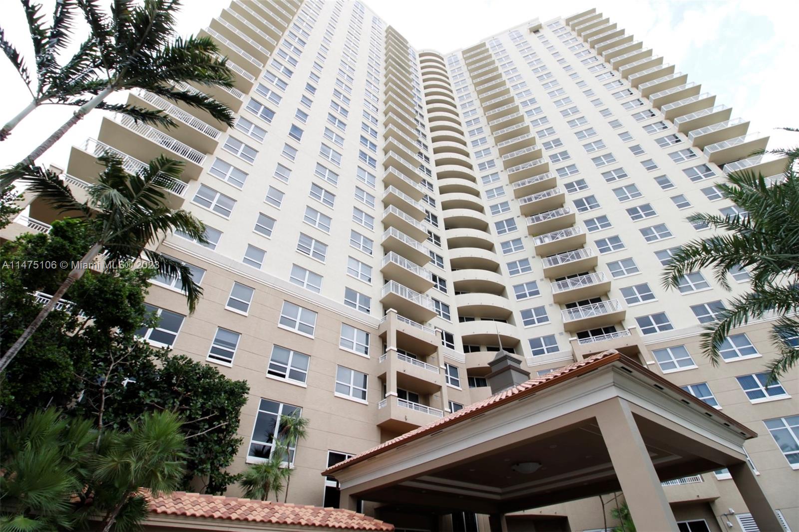 TURNBERRY ON THE GREEN CO - Residential Lease