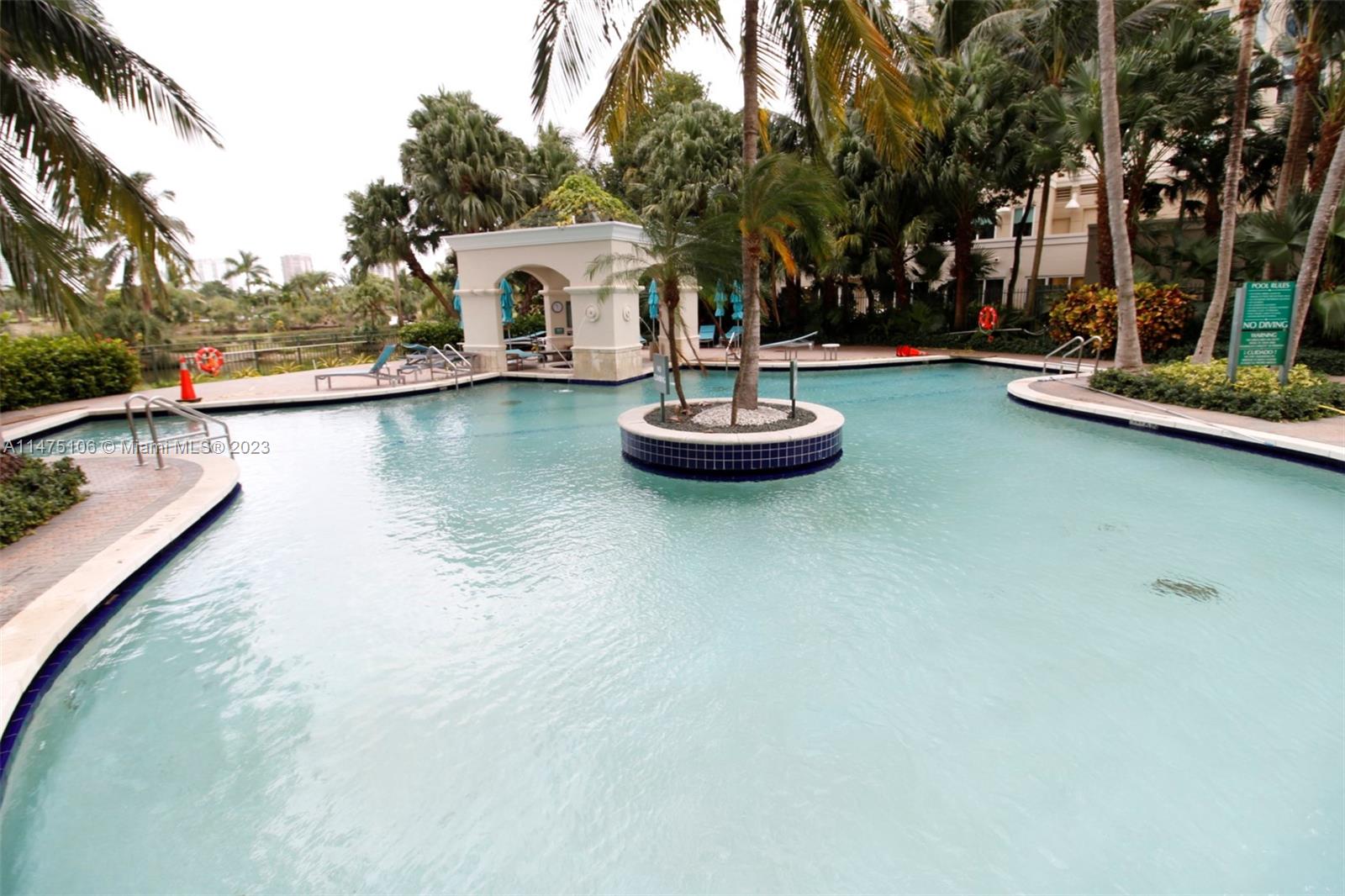 TURNBERRY ON THE GREEN CO - Residential Lease