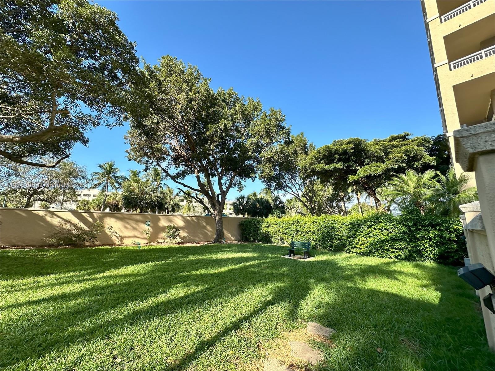 TURNBERRY ON THE GREEN CO - Residential Lease
