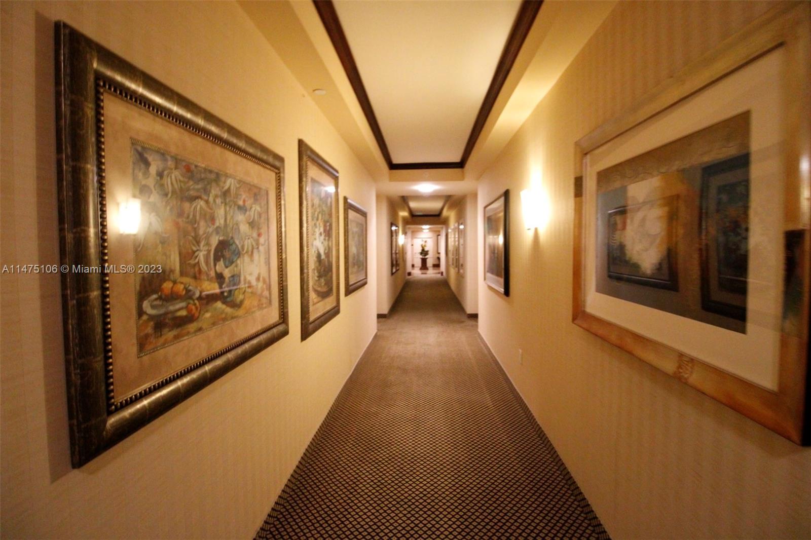 TURNBERRY ON THE GREEN CO - Residential Lease