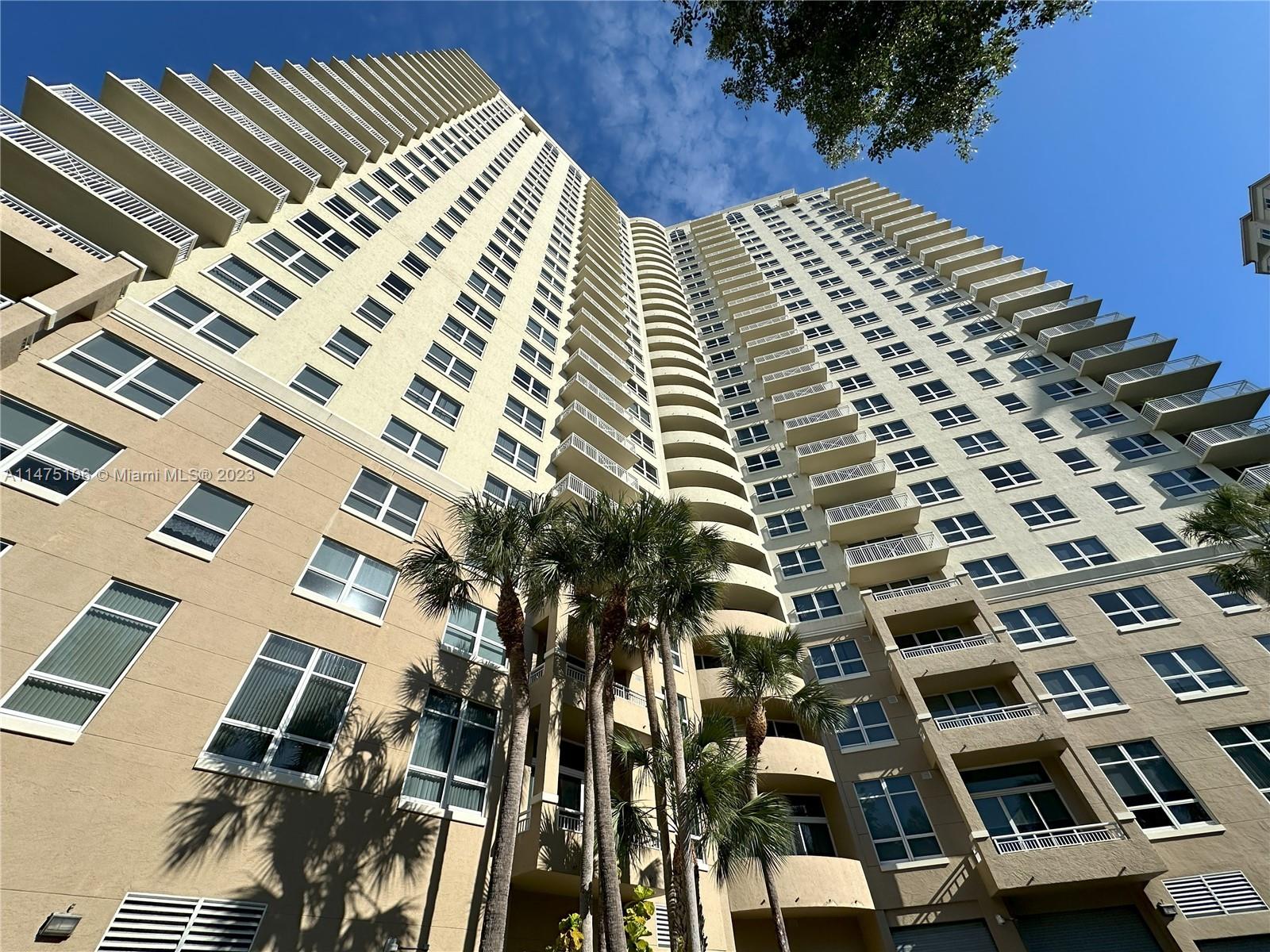 TURNBERRY ON THE GREEN CO - Residential Lease
