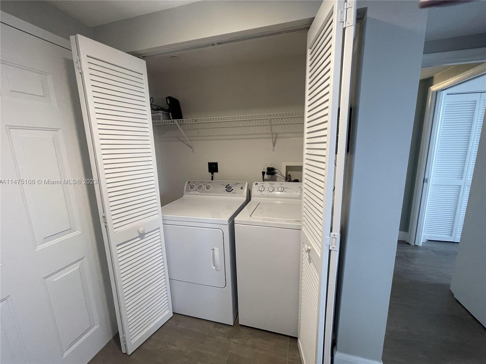 TURNBERRY ON THE GREEN CO - Residential Lease