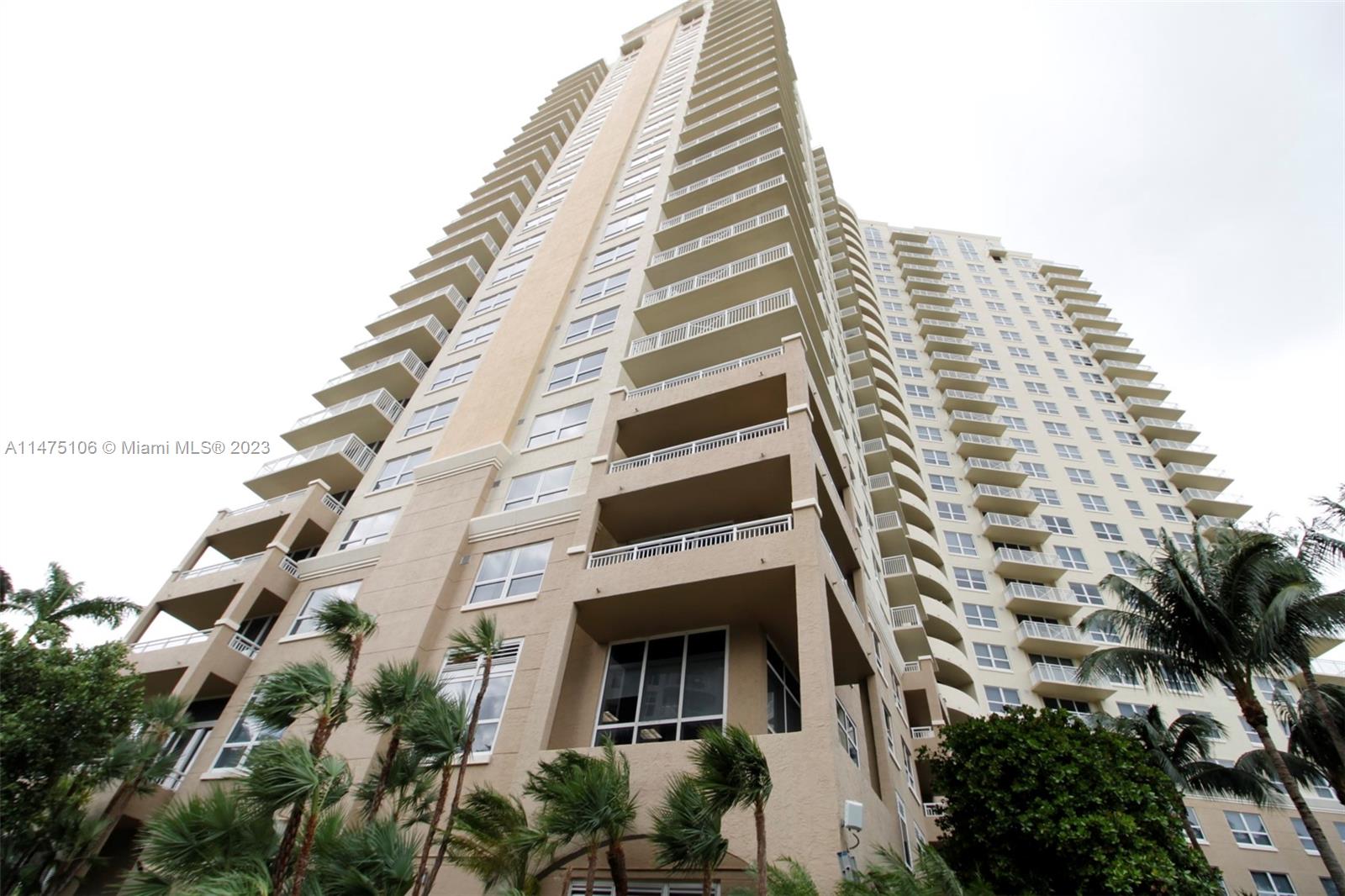 TURNBERRY ON THE GREEN CO - Residential Lease