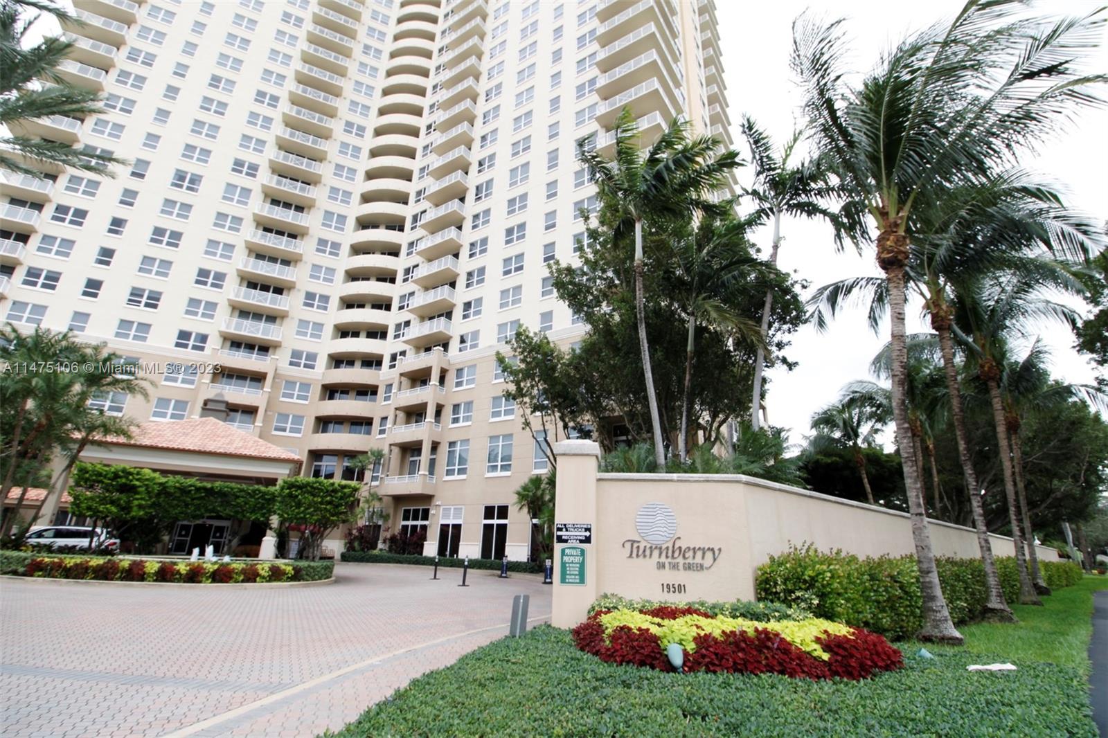 TURNBERRY ON THE GREEN CO - Residential Lease
