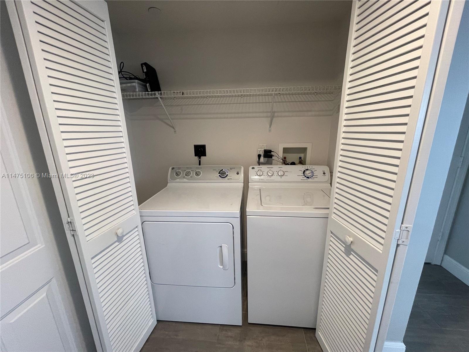 TURNBERRY ON THE GREEN CO - Residential Lease