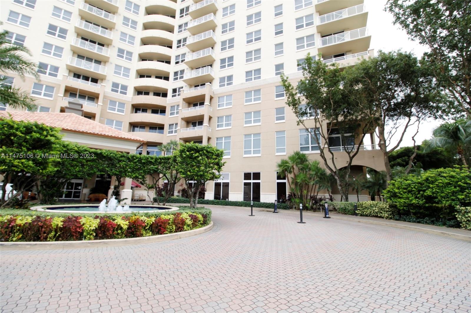 TURNBERRY ON THE GREEN CO - Residential Lease