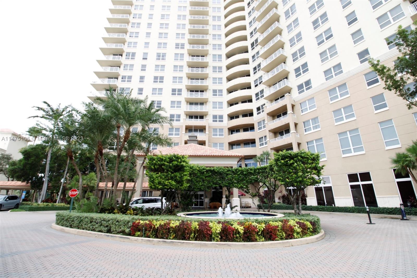 TURNBERRY ON THE GREEN CO - Residential Lease
