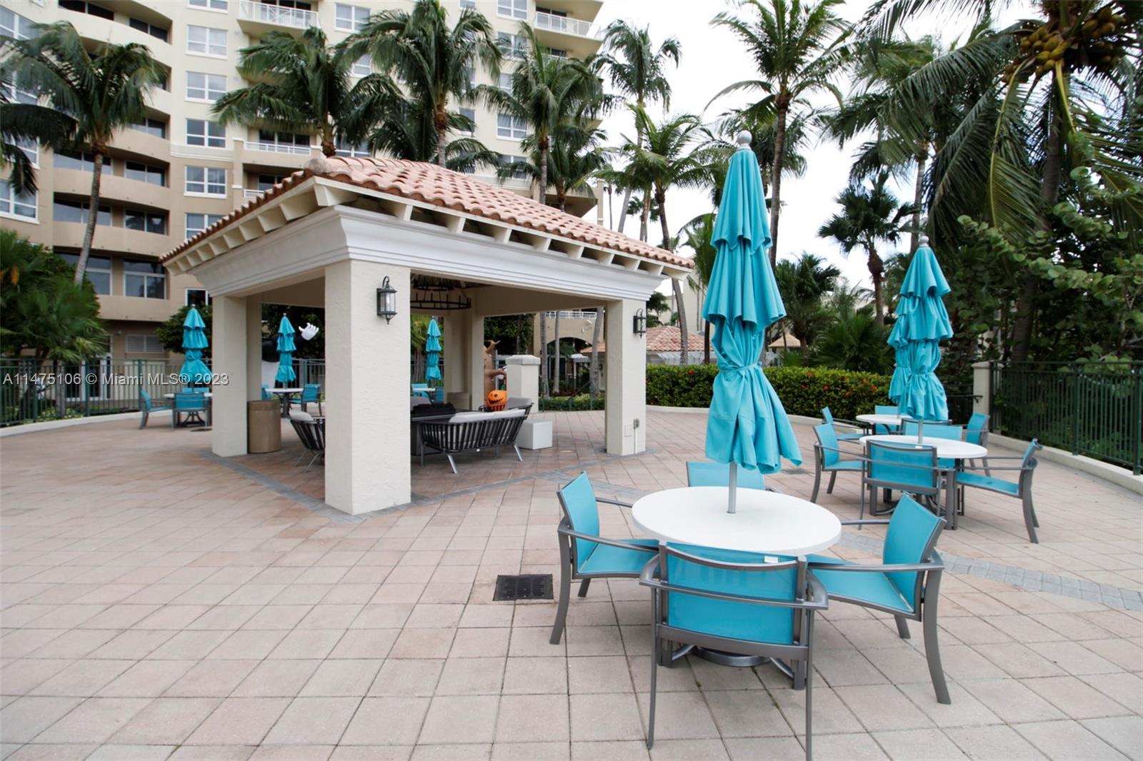 TURNBERRY ON THE GREEN CO - Residential Lease