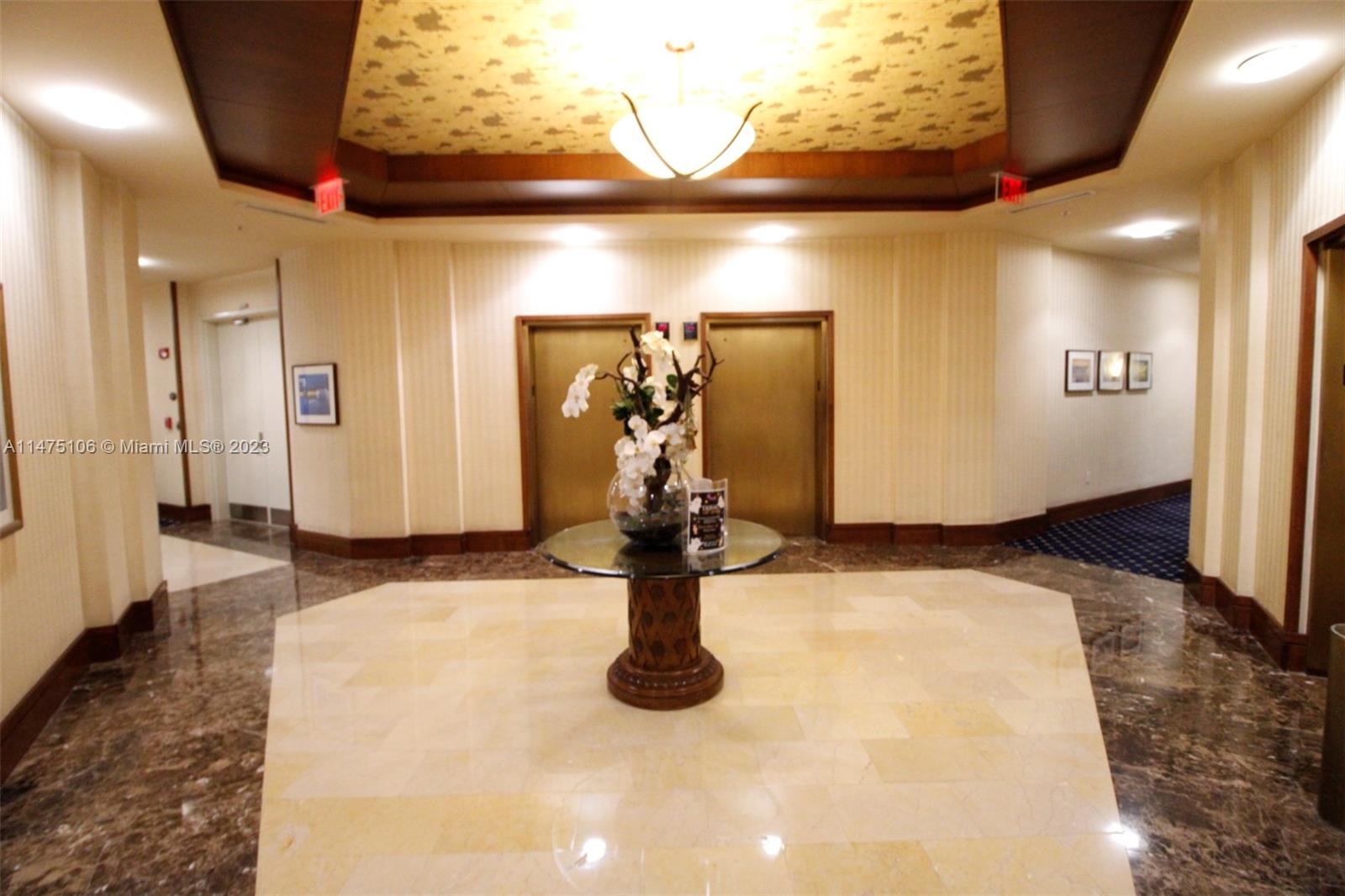 TURNBERRY ON THE GREEN CO - Residential Lease