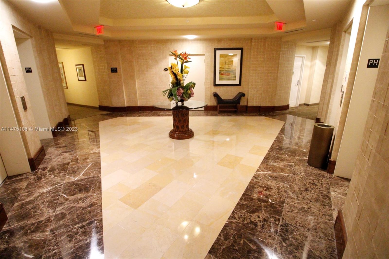 TURNBERRY ON THE GREEN CO - Residential Lease
