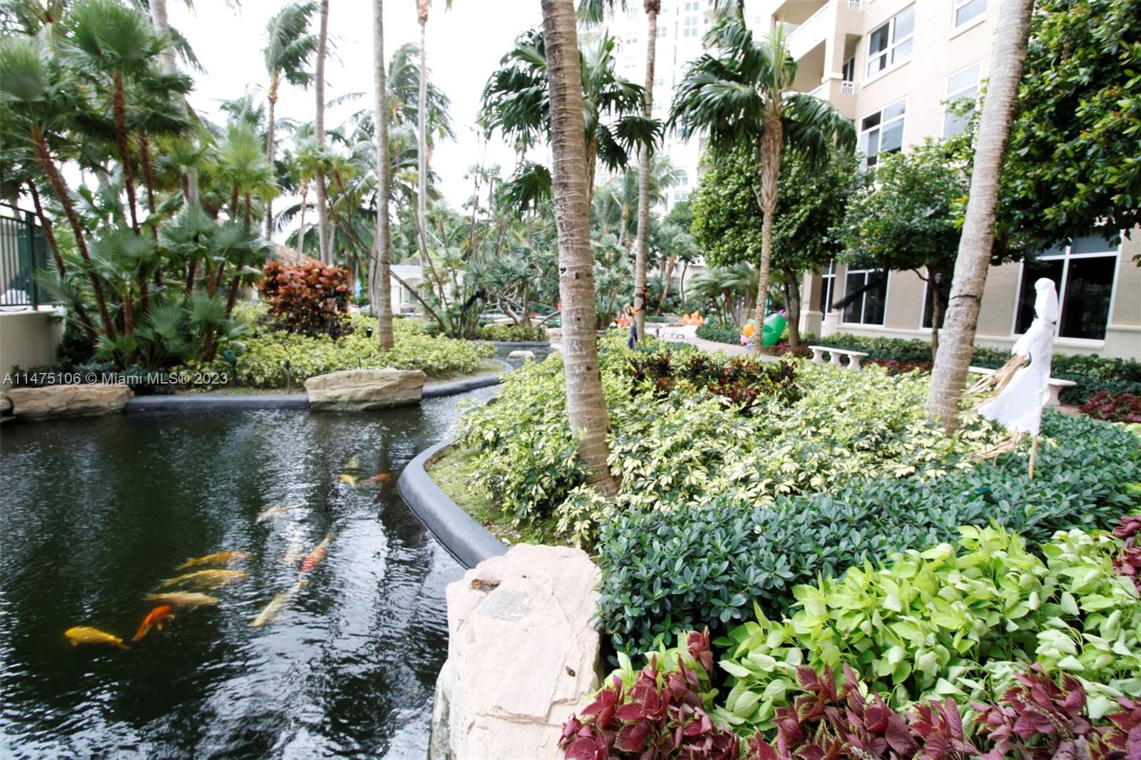 TURNBERRY ON THE GREEN CO - Residential Lease