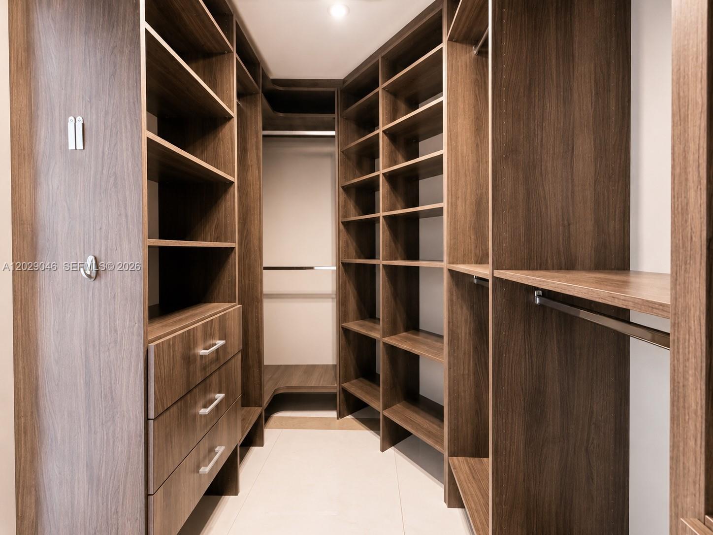 PARAMOUNT BAY CONDO - Residential Lease