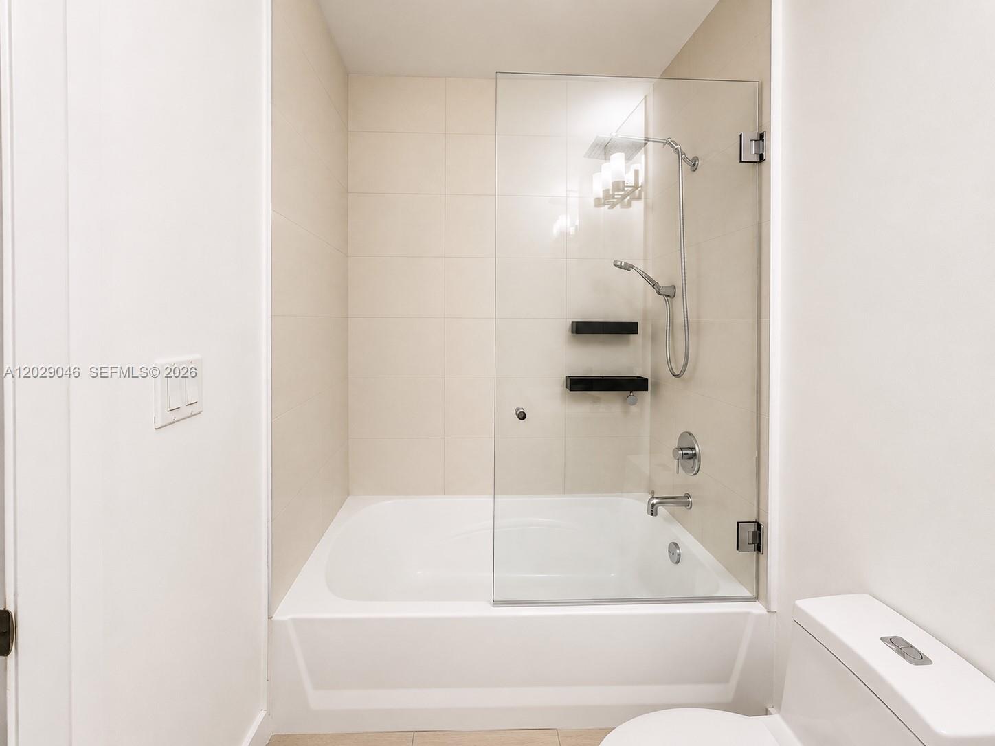 PARAMOUNT BAY CONDO - Residential Lease