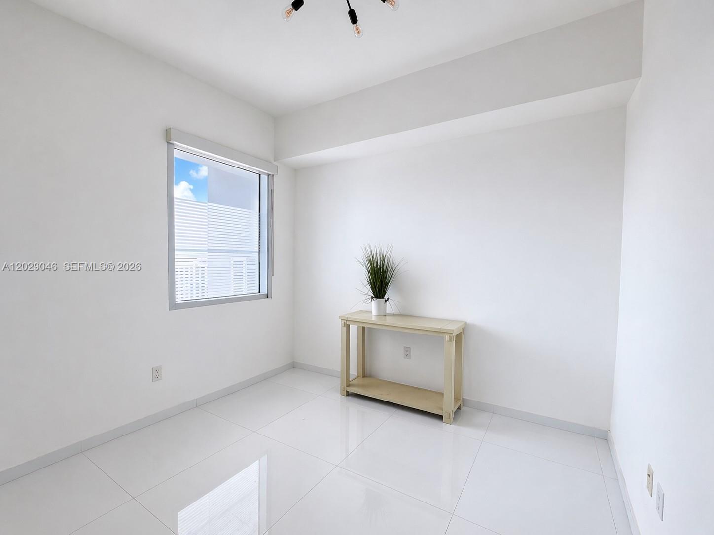 PARAMOUNT BAY CONDO - Residential Lease