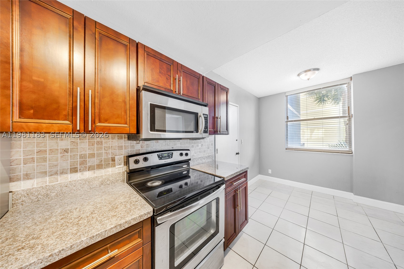 HILLCREST EAST NO 22 COND - Residential