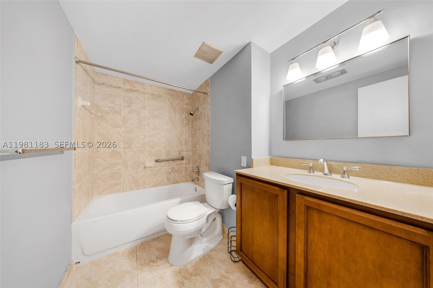 HILLCREST EAST NO 22 COND - Residential