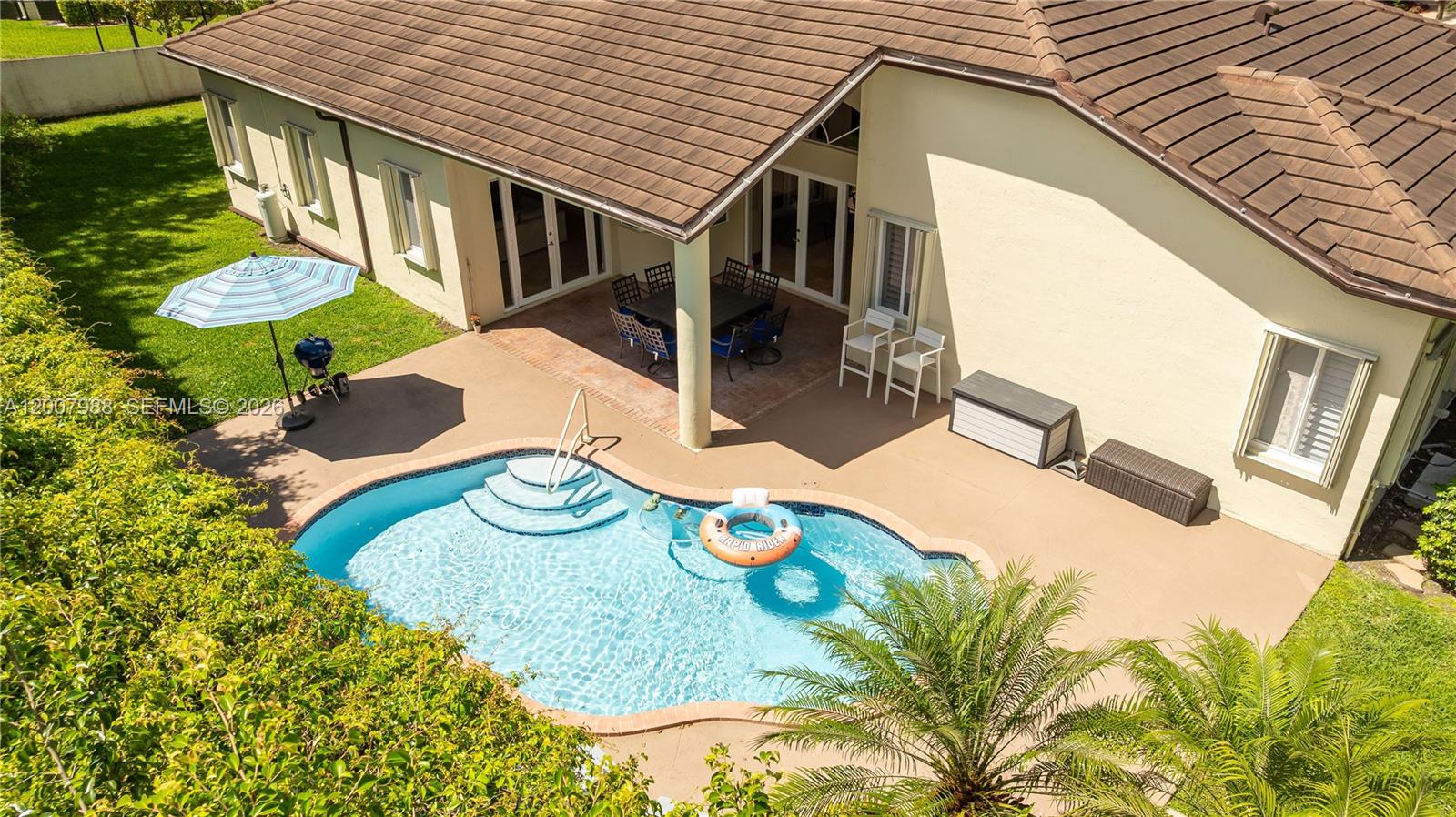 TWENTY OAKS - Residential