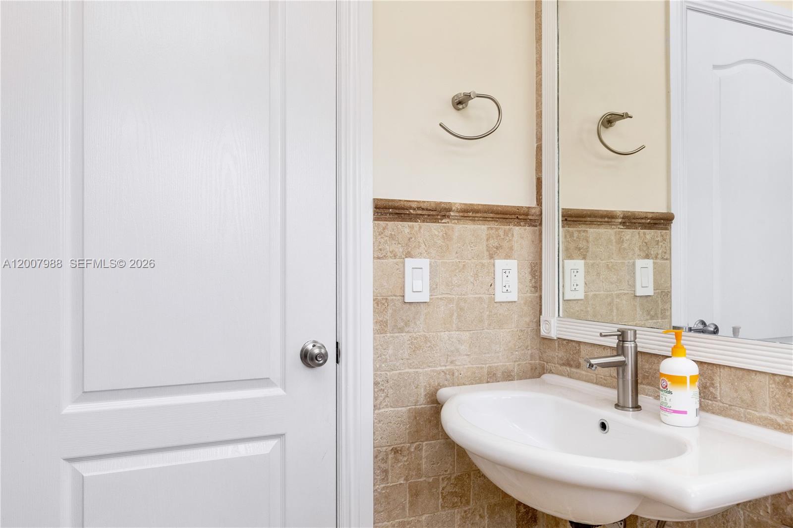TWENTY OAKS - Residential