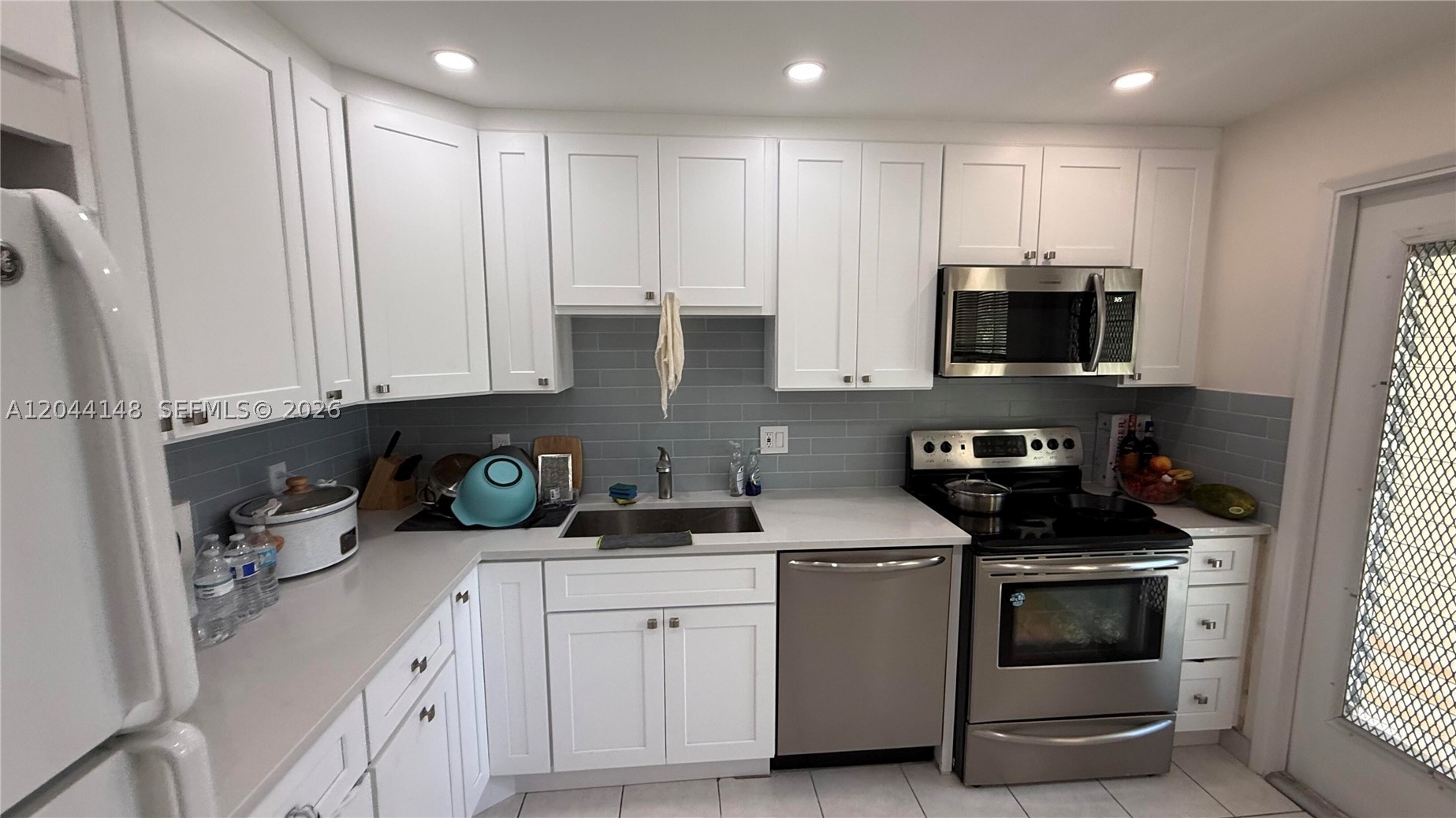 NO 31 PALM-AIRE COUNTRY C - Residential Lease