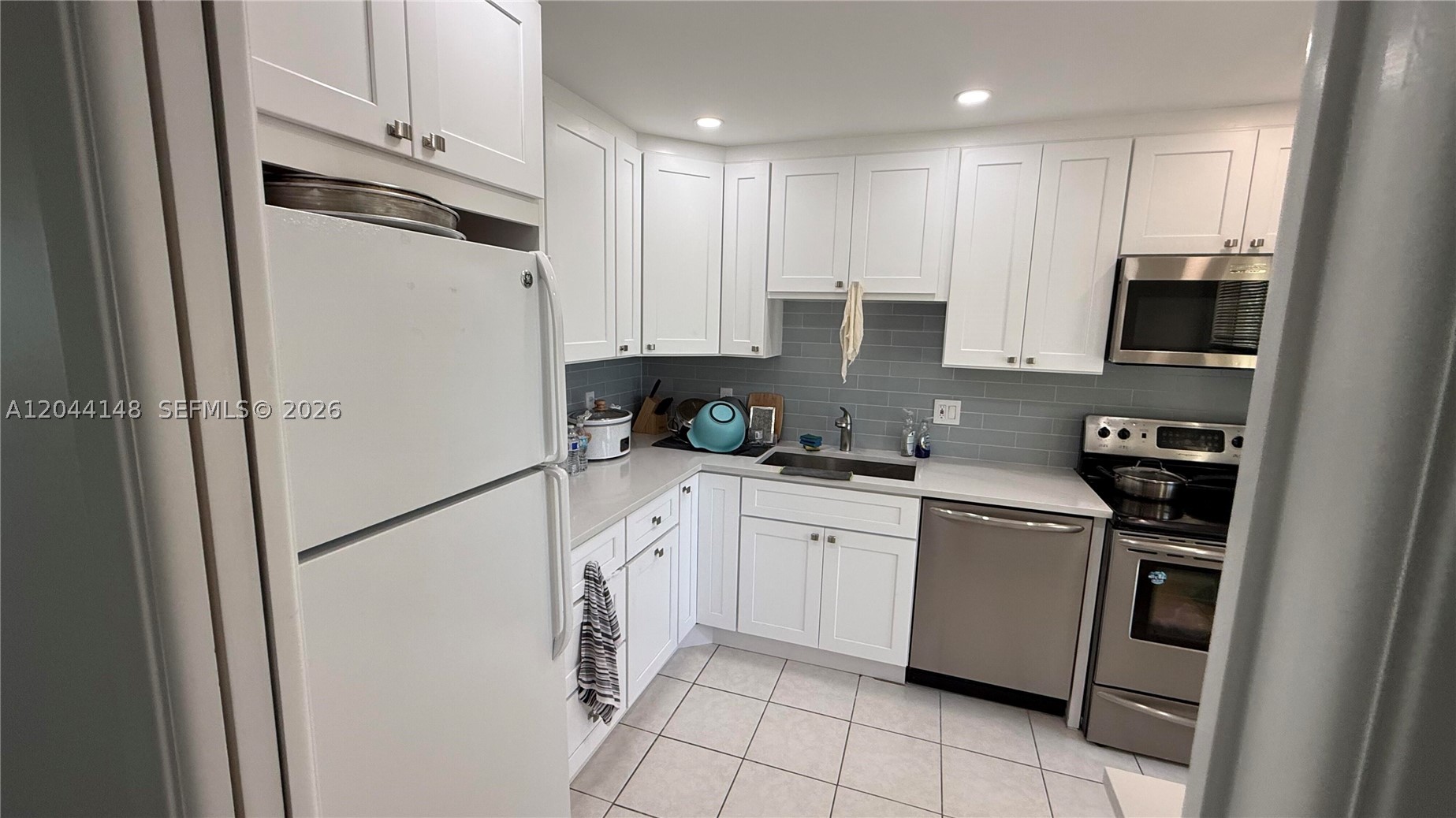 NO 31 PALM-AIRE COUNTRY C - Residential Lease