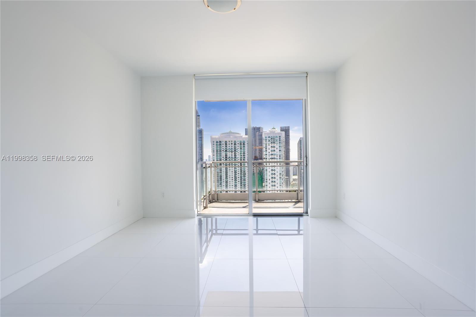 MINT CONDO - Residential