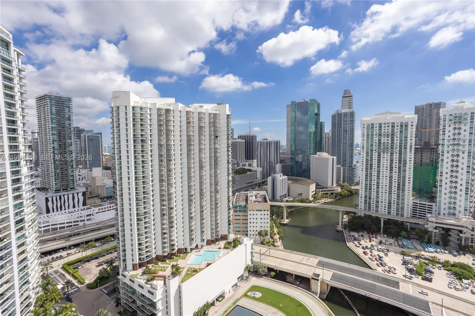 MINT CONDO - Residential