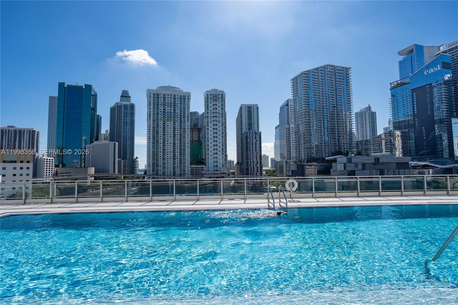 MINT CONDO - Residential