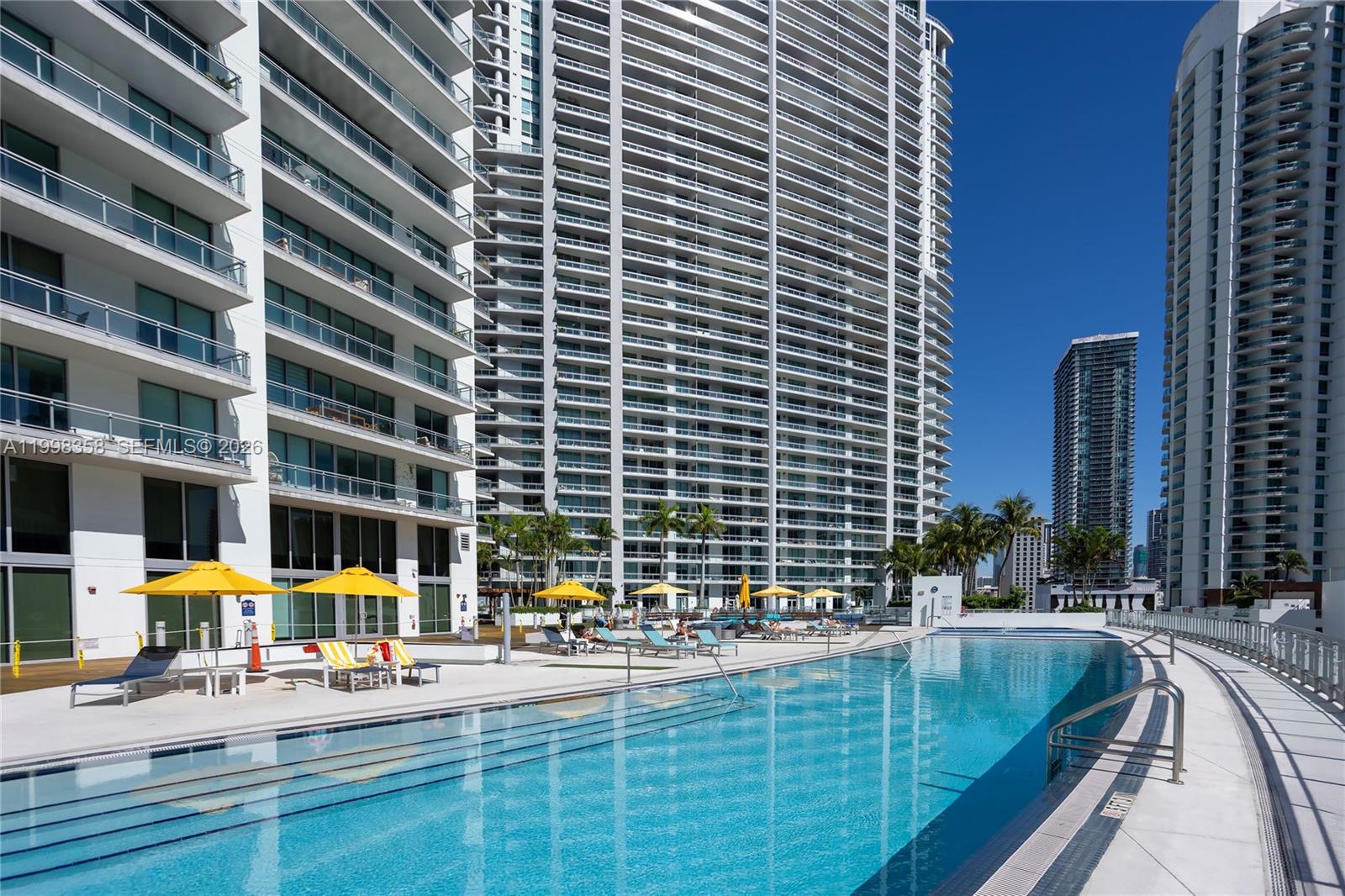 MINT CONDO - Residential